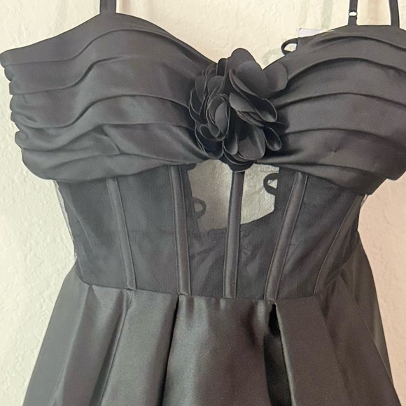 Blondie Nites Black Backless Dress - Picture 8 of 8